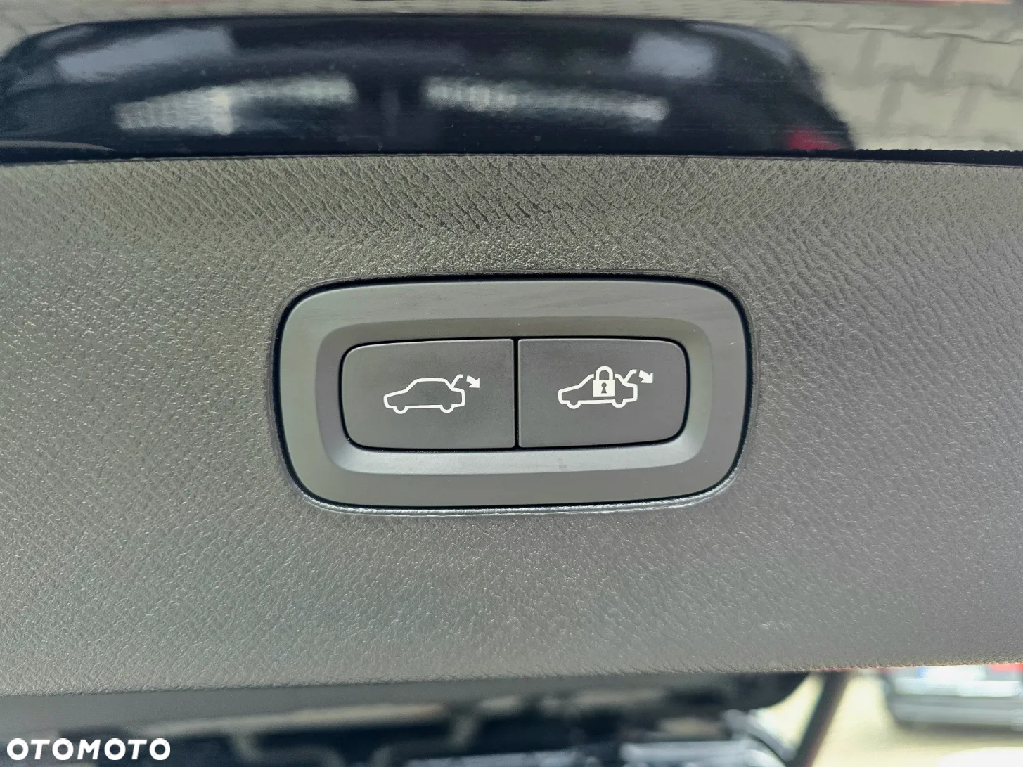 Volvo XC 60 T8 AWD Plug-in Hybrid Plus Dark - 27
