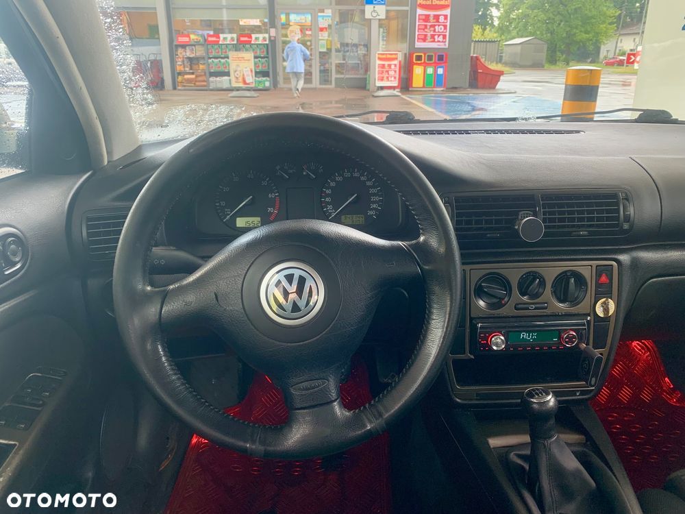 Volkswagen Passat 1.8 Highline - 8