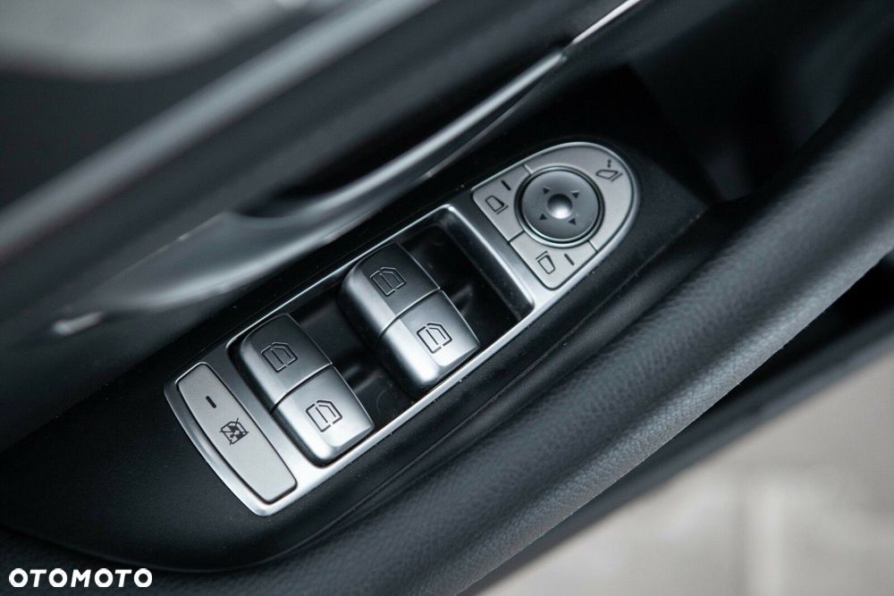 Mercedes-Benz Klasa E - 19