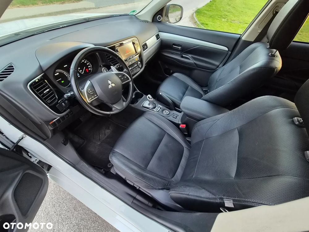 Mitsubishi Outlander - 19