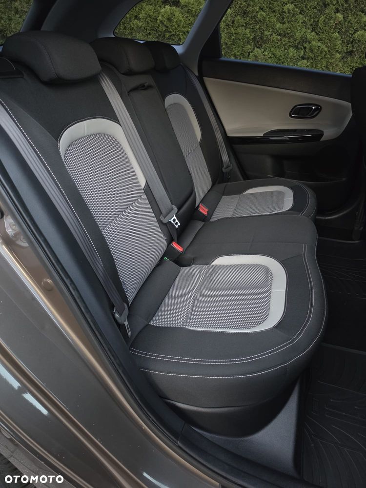 Kia Ceed 1.6 GDI DCT Platinum Edition - 29