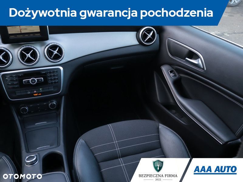 Mercedes-Benz GLA - 10