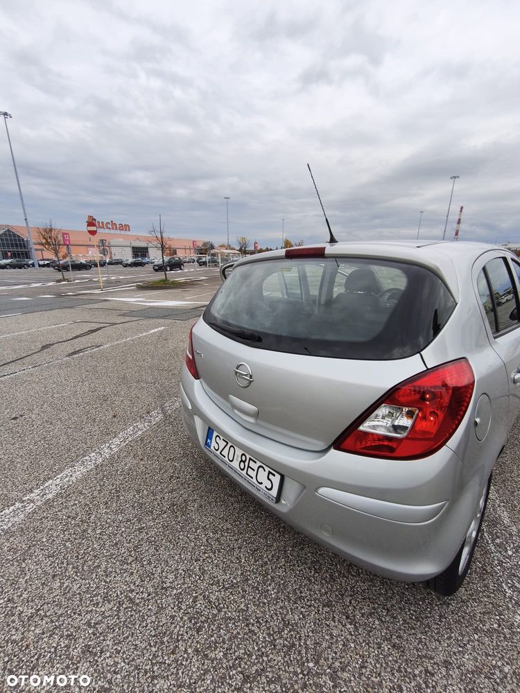 Opel Corsa 1.2 16V Essentia - 6