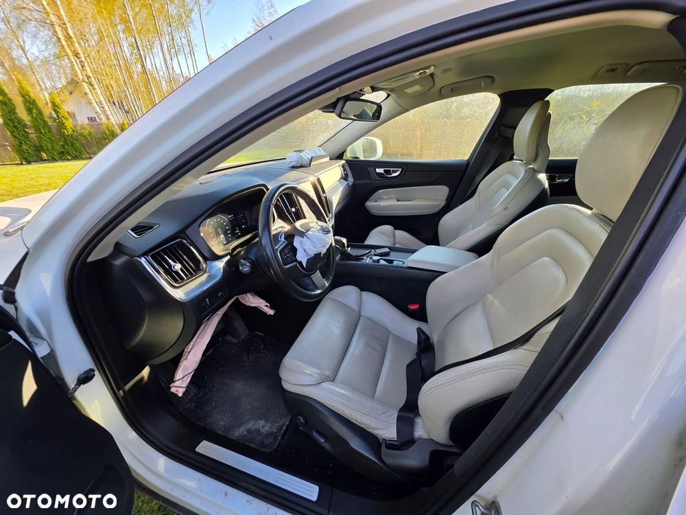 Volvo XC 60 D4 AWD Momentum - 3