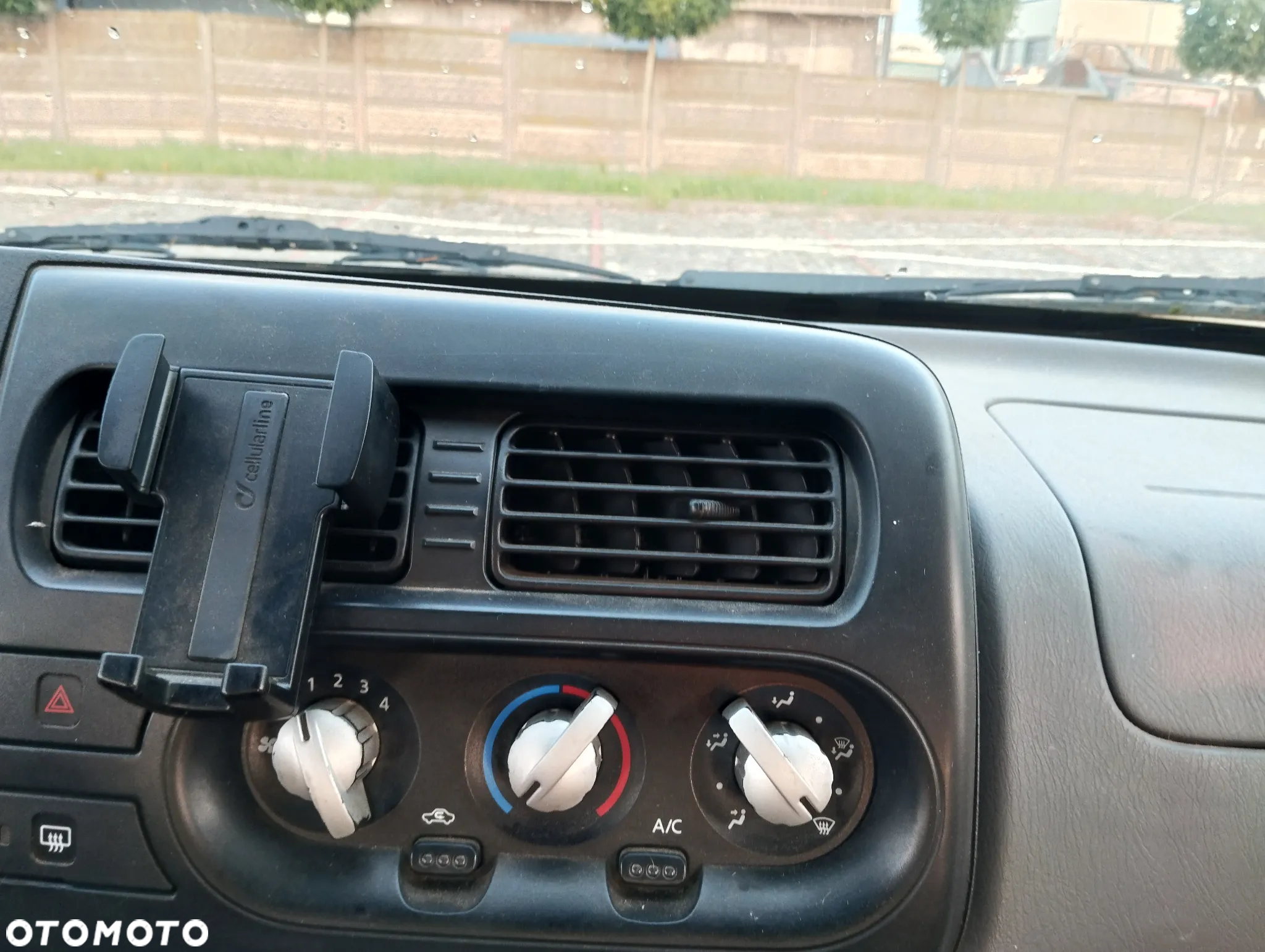 Nissan Pathfinder 3.3 V6 - 11