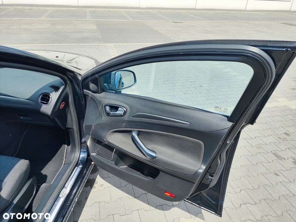 Ford Mondeo 2.0 Titanium - 27