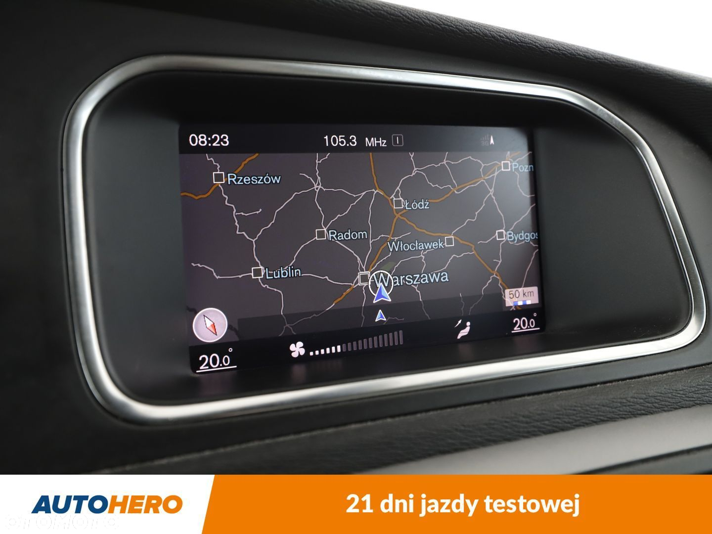 Volvo V40 Cross Country - 22