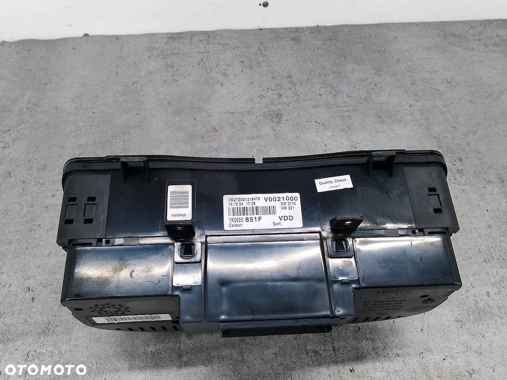 LICZNIK VW GOLF V 1K0920851F 1.4 16V - 4