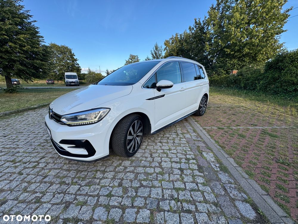 Volkswagen Touran - 22