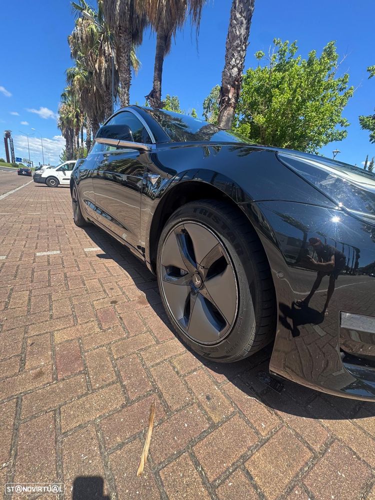 Tesla Model 3 - 5