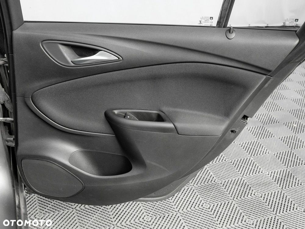 Opel Astra V 1.2 T GS Line S&S - 30