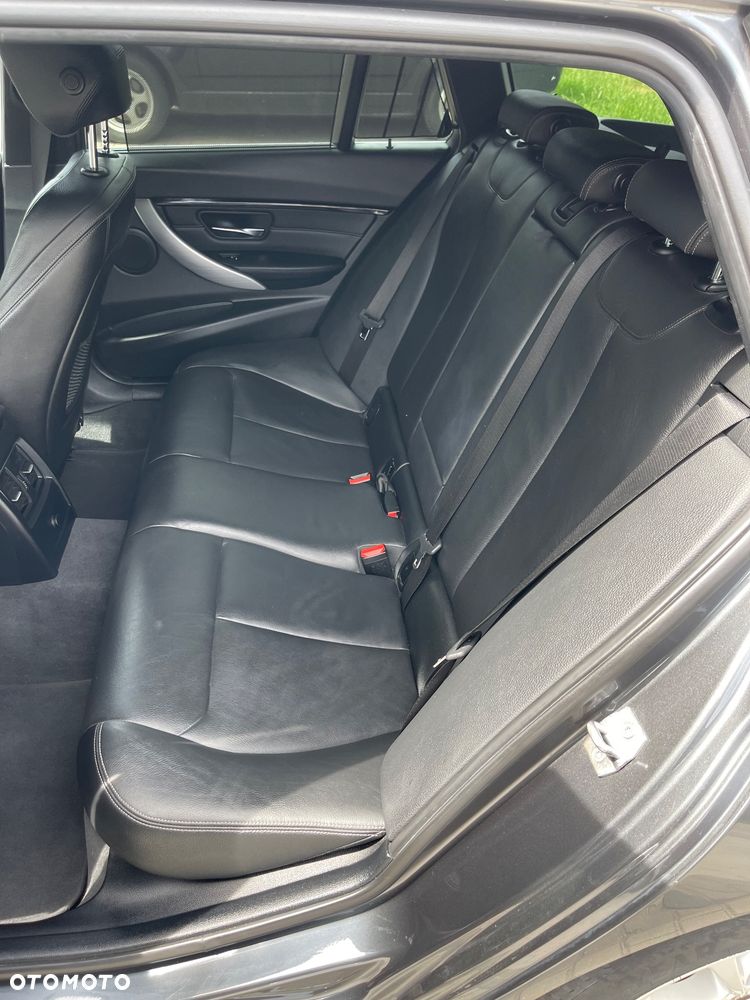 BMW Seria 3 318d Luxury Line - 11