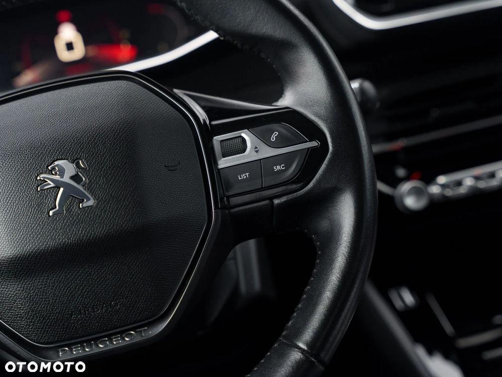 Peugeot 2008 BlueHDi 100 STOP & START Allure - 31