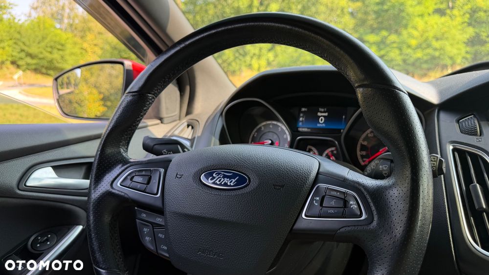 Ford Focus ST - 8
