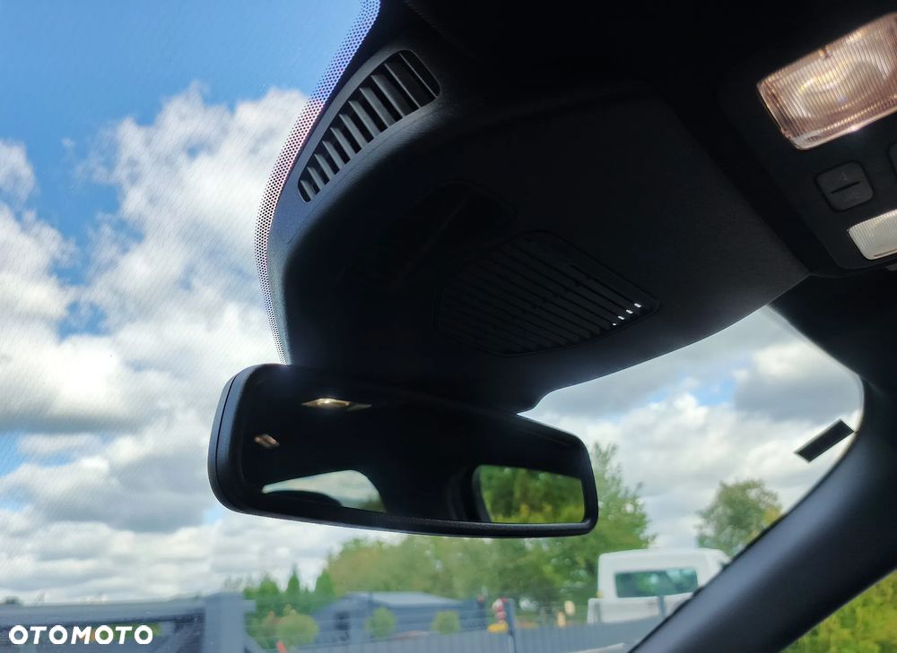 Ford Kuga 2.0 EcoBlue 4x4 ST-LINE X - 24