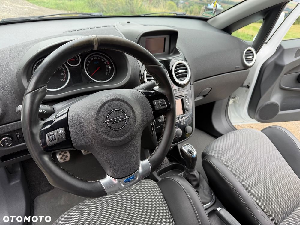 Opel Corsa 1.6 Turbo OPC - 15