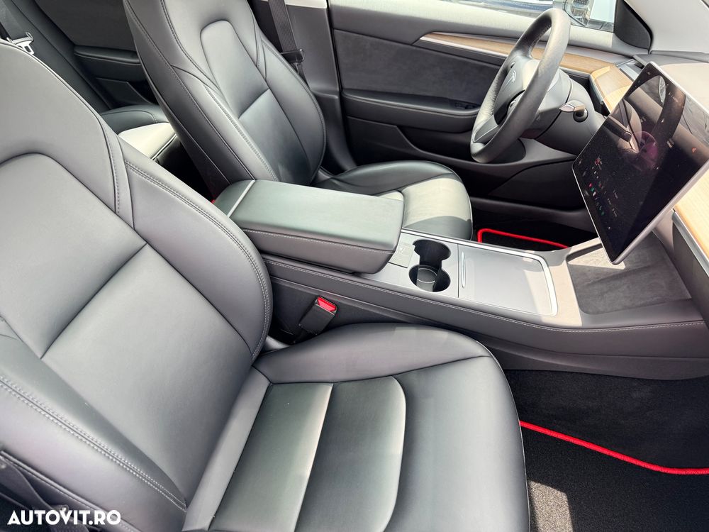 Tesla Model 3 - 11
