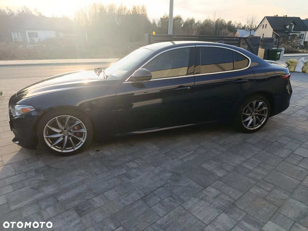 Alfa Romeo Giulia 2.0 Turbo 16V AT8 Veloce - 4