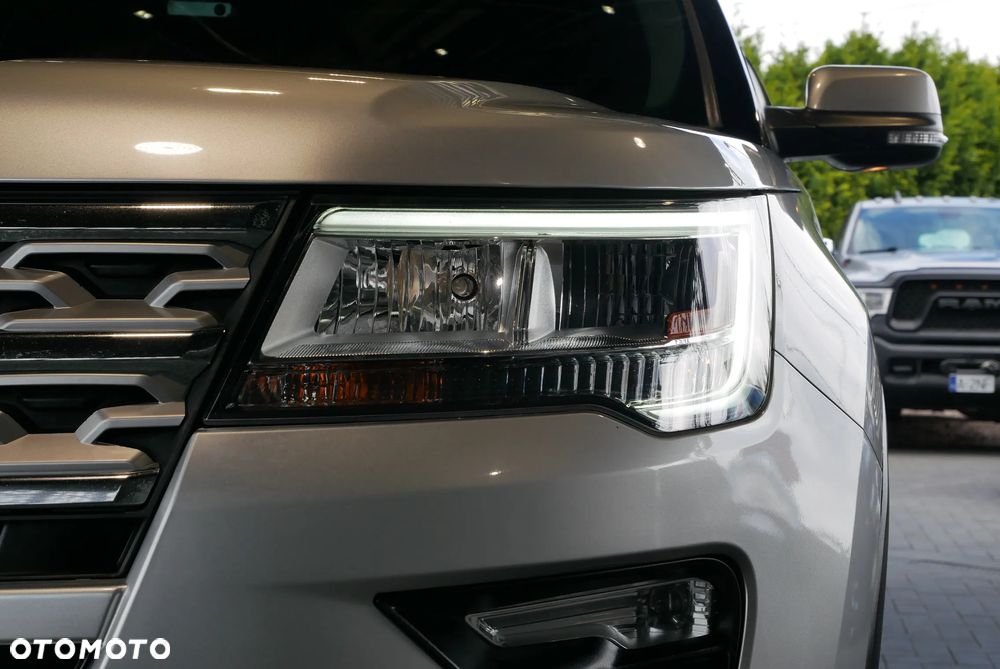 Ford Explorer - 35