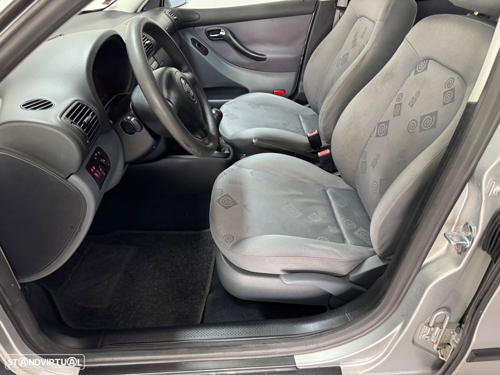 SEAT Leon 1.4 16V Confort JE+AC - 12