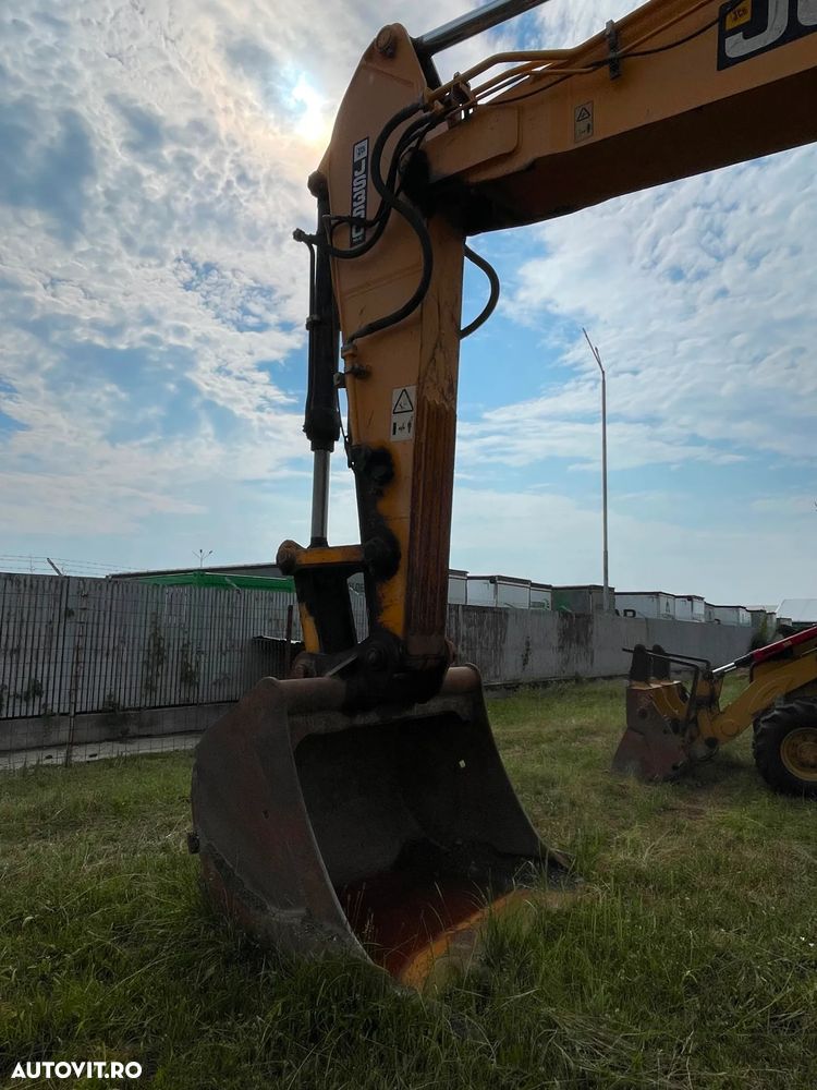 JCB JS360 - 3