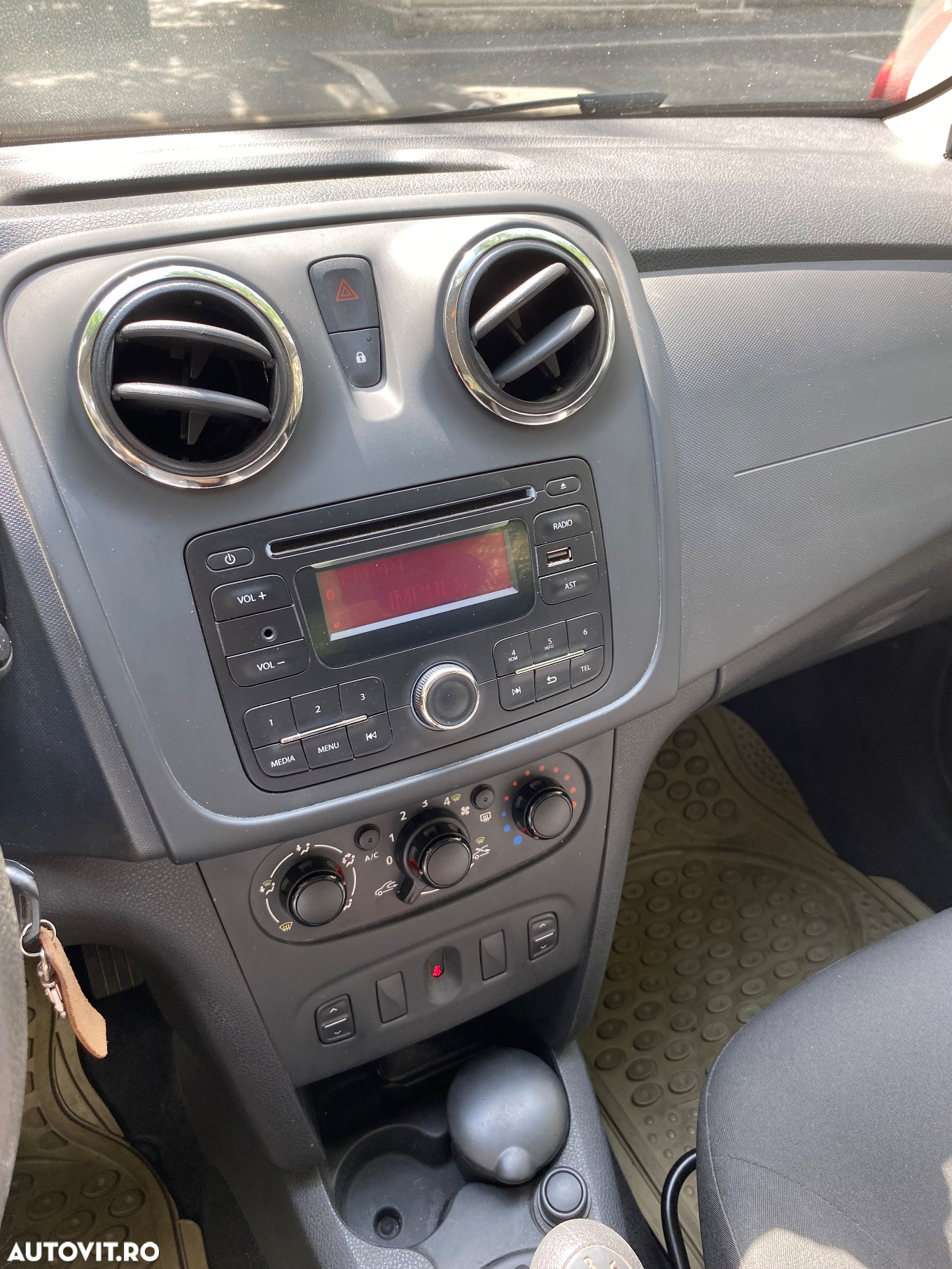 Dacia Logan 1.2 Ambiance - 7