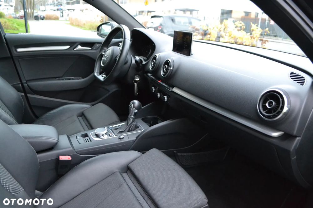Audi A3 Sportback 1.4 TFSI S tronic S line Sportpaket - 27