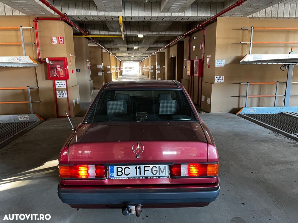 Mercedes-Benz 190 - 16
