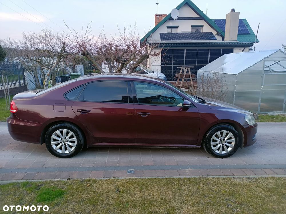 Volkswagen Passat - 4