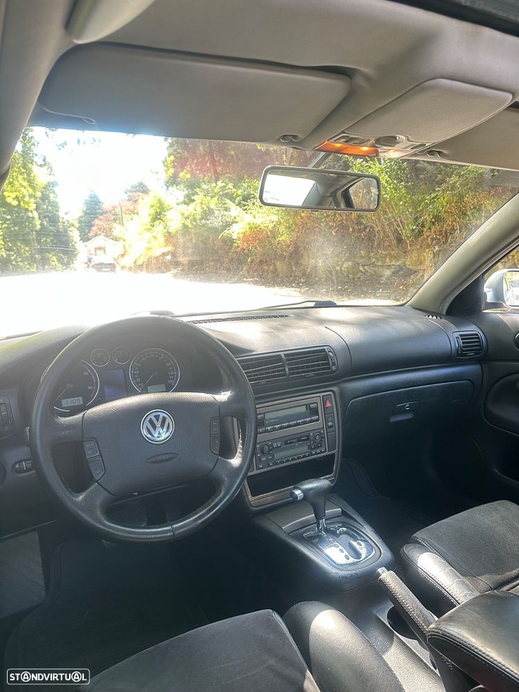 VW Passat 1.9 TDi Highline Tip - 19