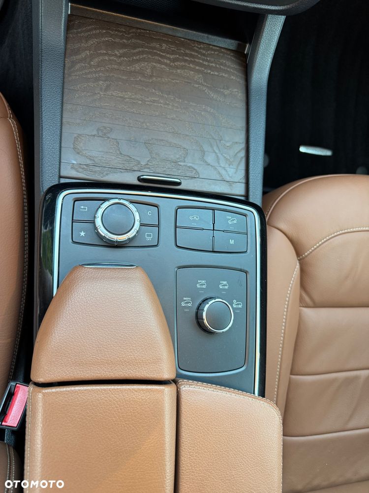 Mercedes-Benz GLE 350 d 4Matic 9G-TRONIC AMG Line - 26