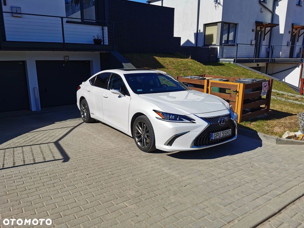 Lexus ES 300h Business Edition - 32