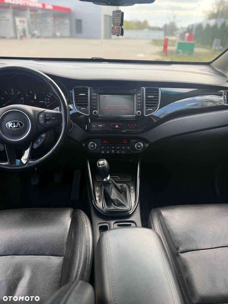 Kia Carens 1.7 CRDi 136 Dream Team Edition - 16