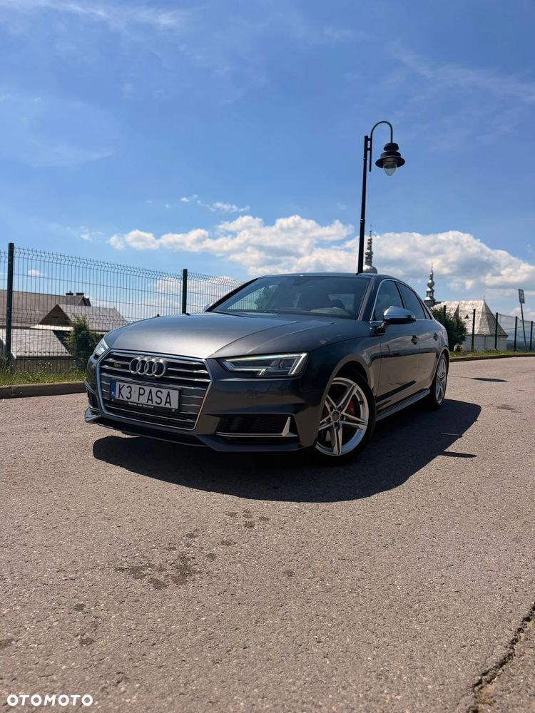 Audi S4 Limousine - 1
