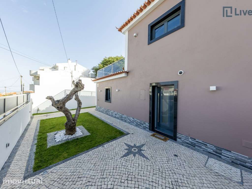 Moradia renovada com jardim e terraço - Praceta Miguel Lupi - Grande imagem: 2/33