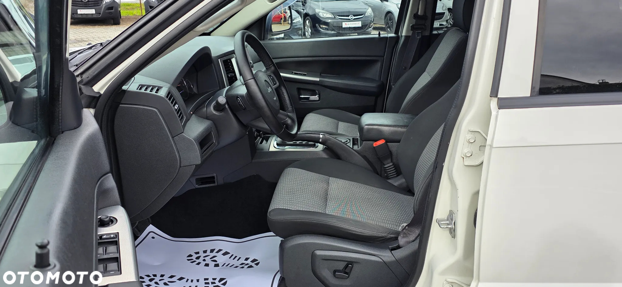 Jeep Grand Cherokee 3.0 CRD Automatik Laredo - 12