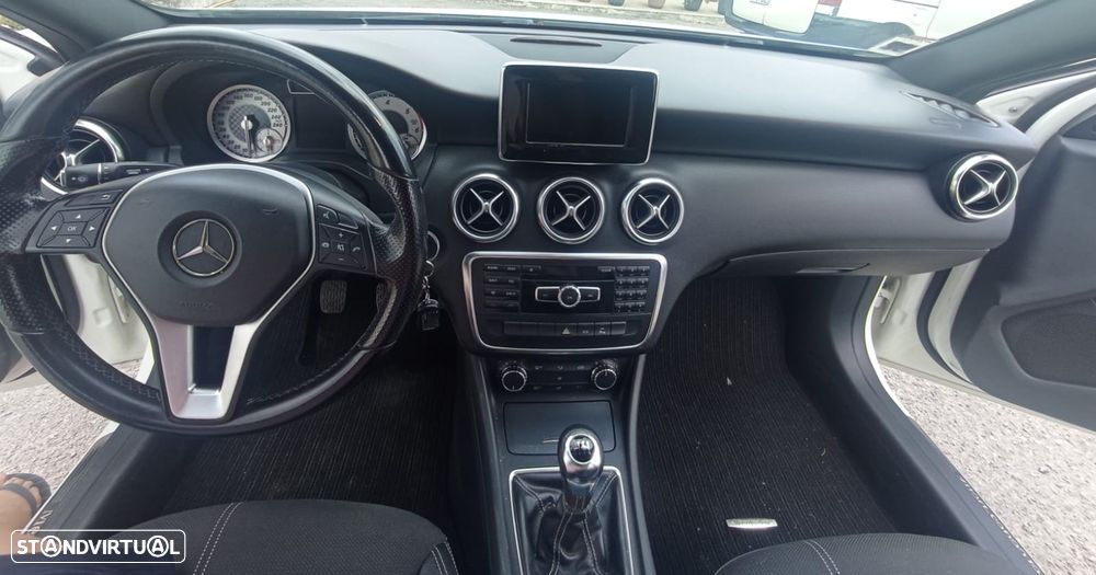 Mercedes-Benz A 180 CDI (BlueEFFICIENCY) Urban - 10