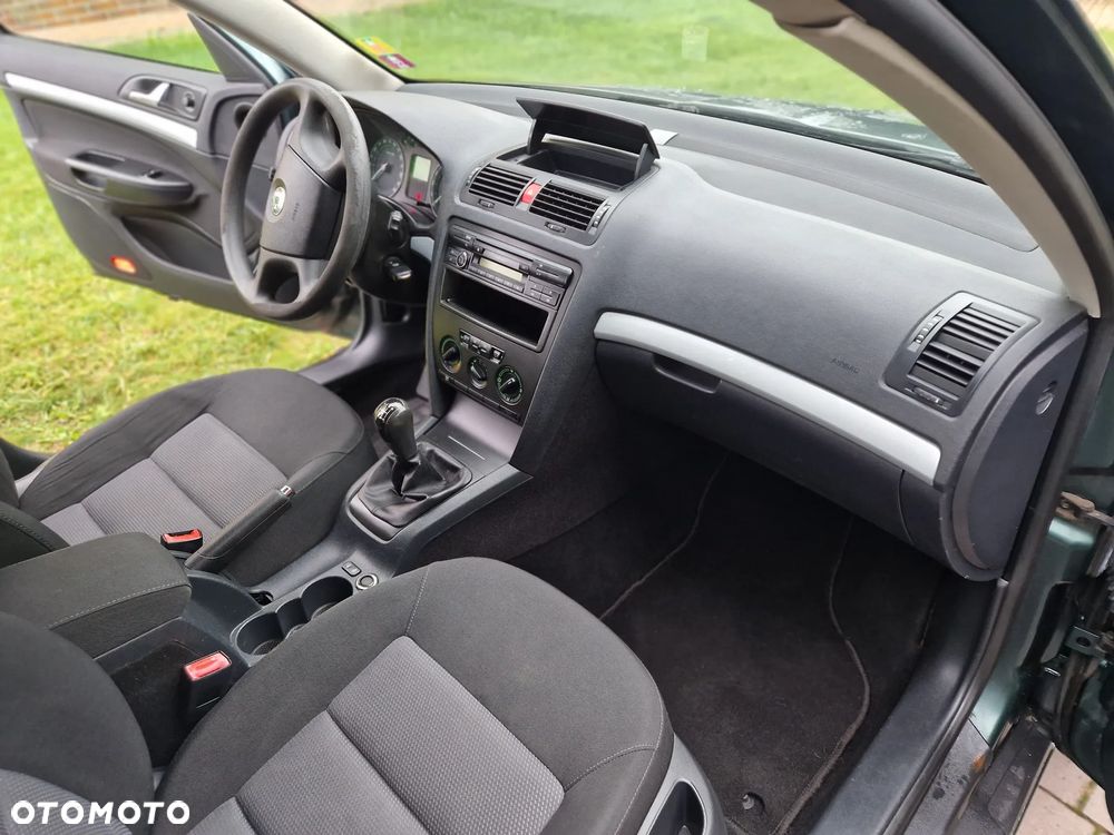 Skoda Octavia 1.8 T FSI Ambiente - 17