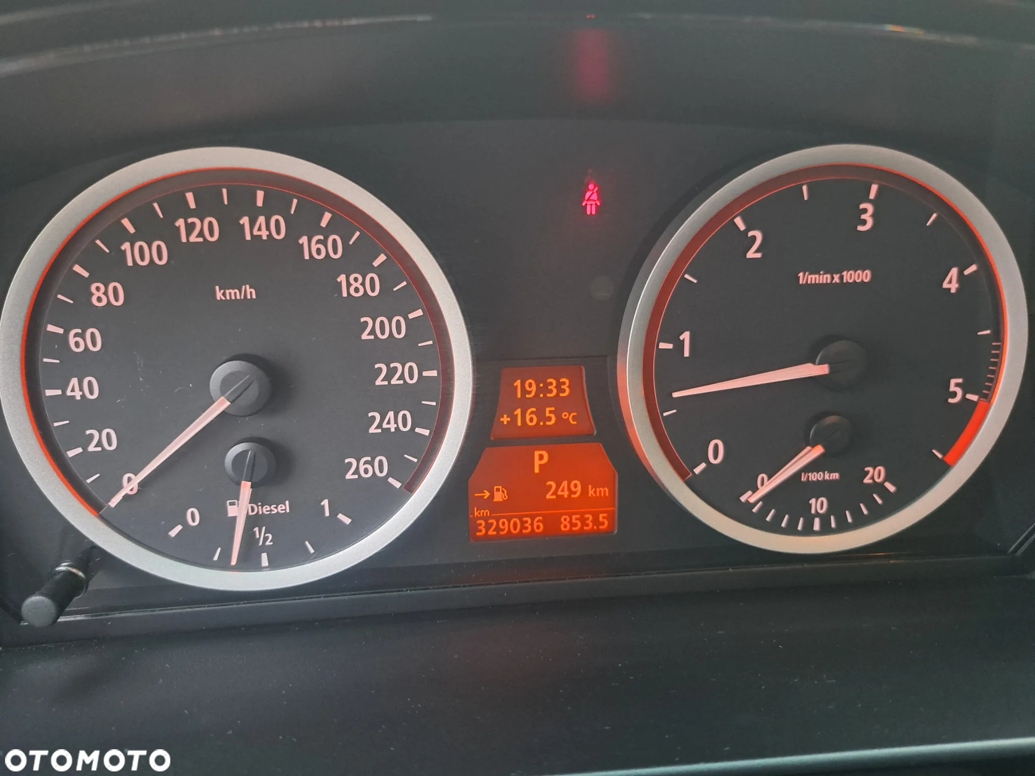 BMW Seria 5 525d - 23
