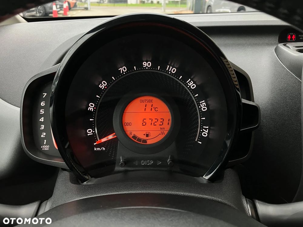 Toyota Aygo x-play - 23