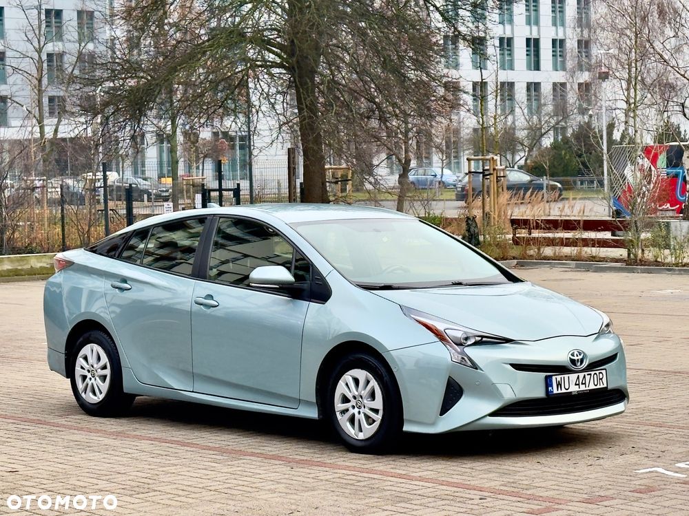 Toyota Prius 1.8 HSD Sol - 3