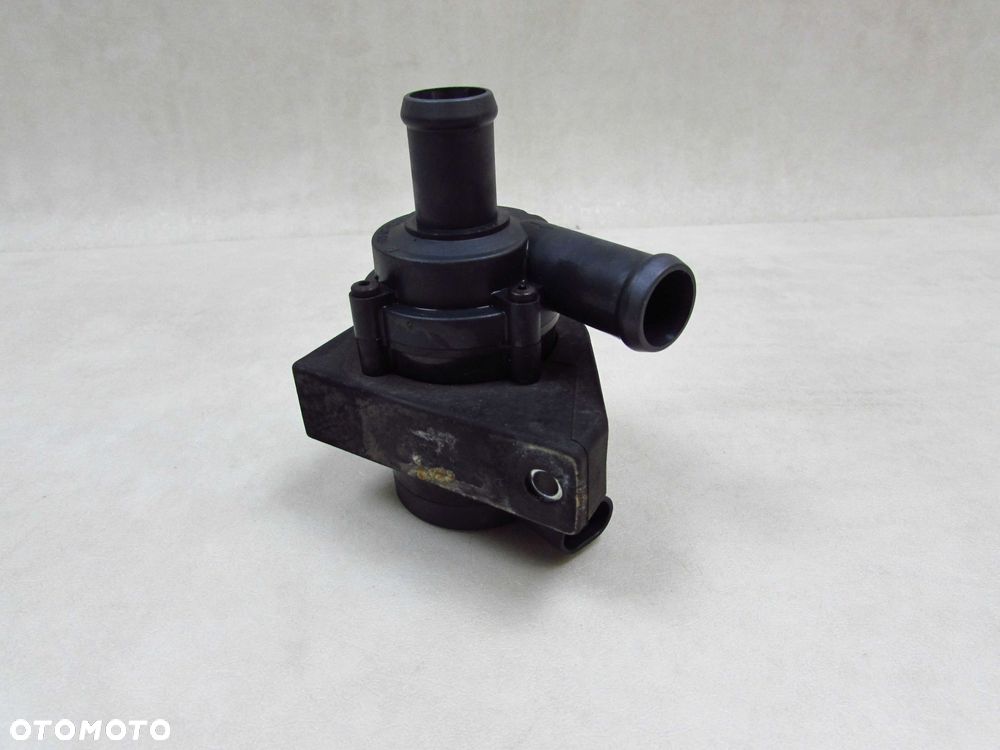 VOLVO C30 S40 V50 S60 II V60 XC 1.6 D2 2.0 10- POMPA PLYNU DODATKOWA OBIEGU 703715000 - 1