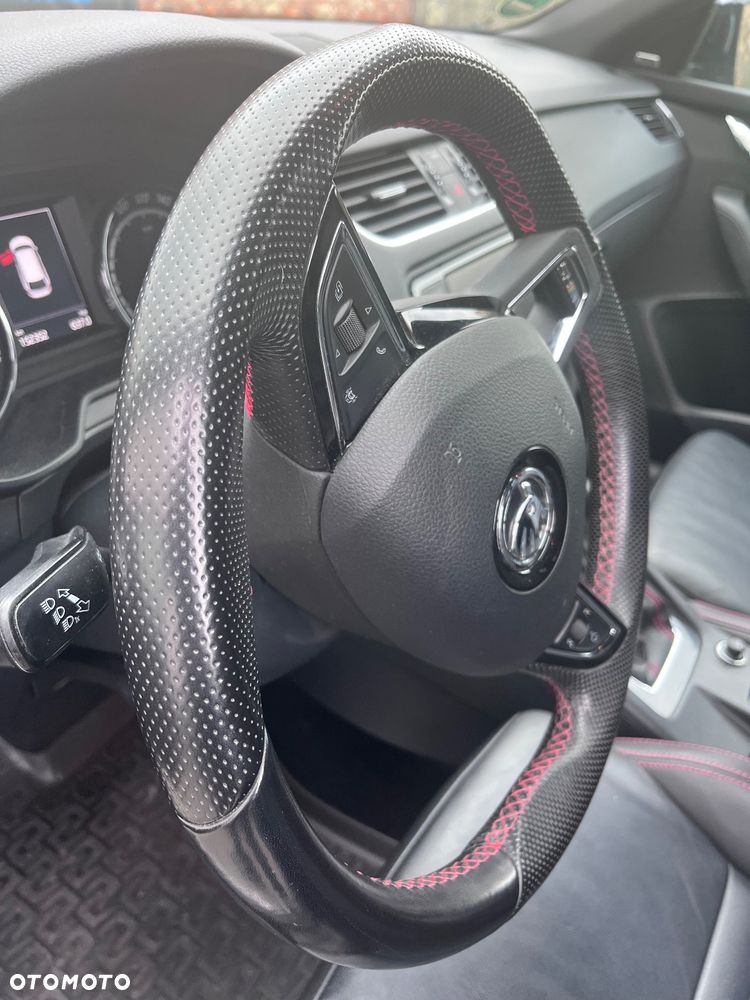 Skoda Octavia 2.0 TDI RS - 11