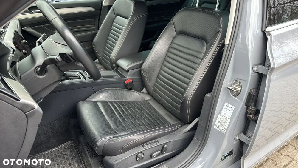 Volkswagen Passat - 14