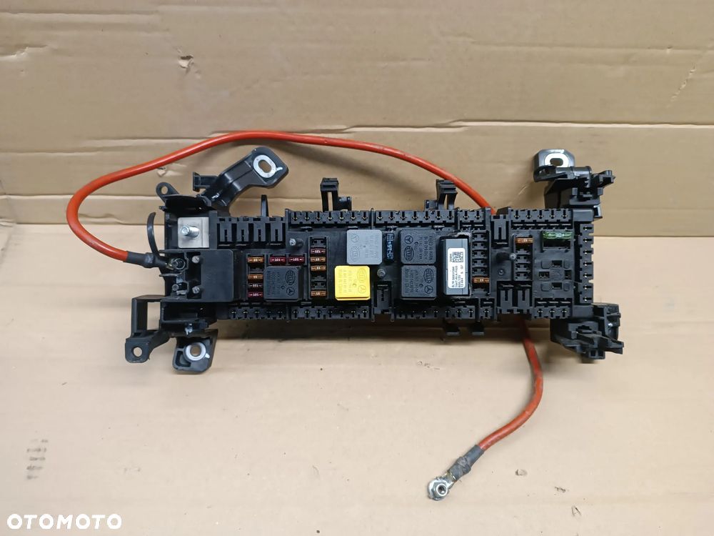 SKRZYNKA BEZPIECZNIKÓW BEZPIECZNIKI MERCEDES W176 A KLASA - 1