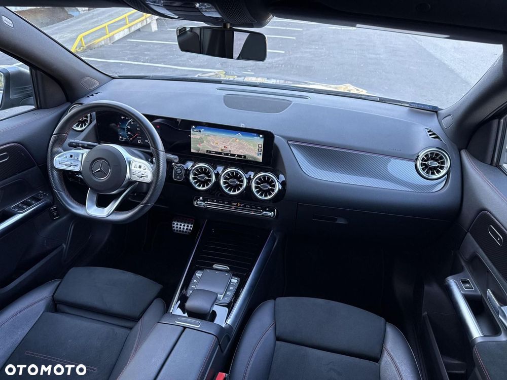 Mercedes-Benz GLA - 18