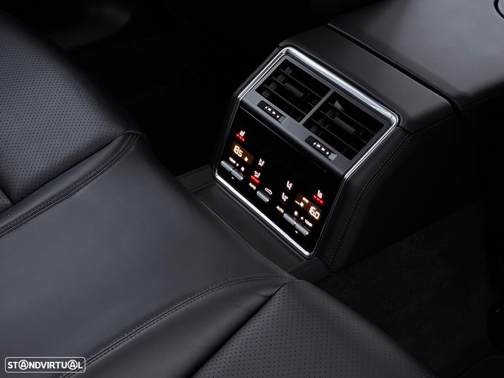 Porsche Panamera Sport Turismo 4 E-Hybrid - 26