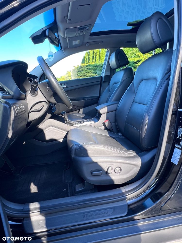Hyundai Tucson 2.0 CRDI 4WD Automatik Premium - 29