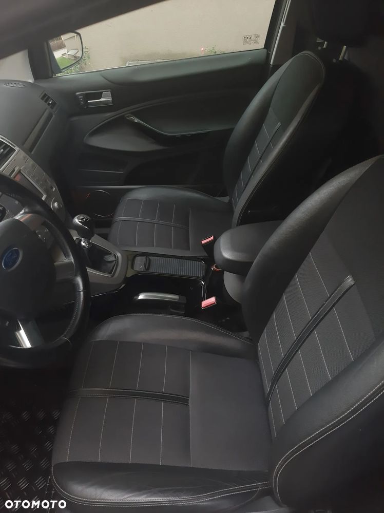 Ford Kuga 2.0 TDCi 4x4 Titanium - 8