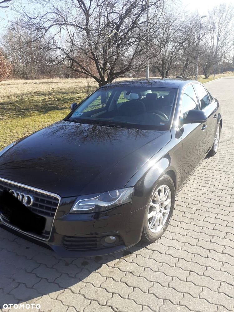 Audi A4 Limousine - 1
